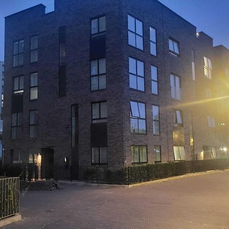 Kayz Lodge- Luxury Ensuite-Private & Shared Accommodation In A New House At The Olympic Village Overlooking Stratford Westfield And Tube Station 伦敦 外观 照片