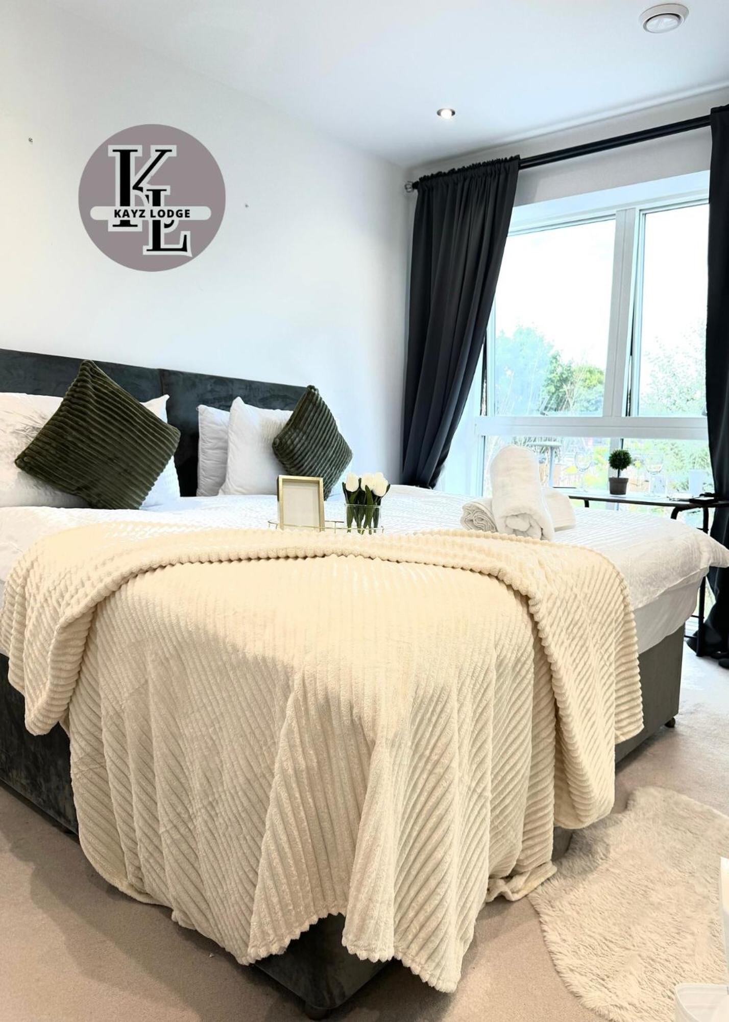 Kayz Lodge- Luxury Ensuite-Private & Shared Accommodation In A New House At The Olympic Village Overlooking Stratford Westfield And Tube Station 伦敦 外观 照片