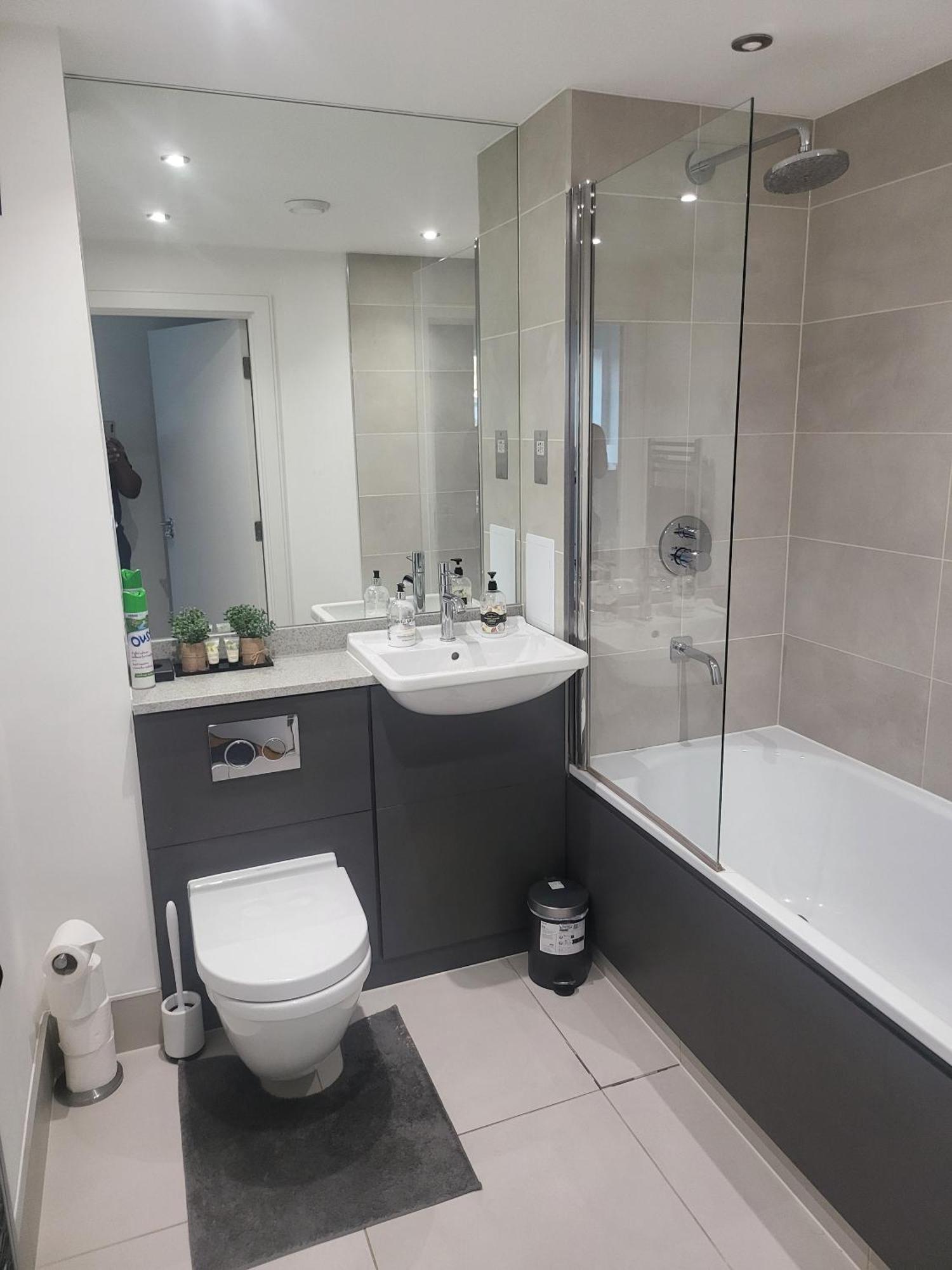 Kayz Lodge- Luxury Ensuite-Private & Shared Accommodation In A New House At The Olympic Village Overlooking Stratford Westfield And Tube Station 伦敦 客房 照片