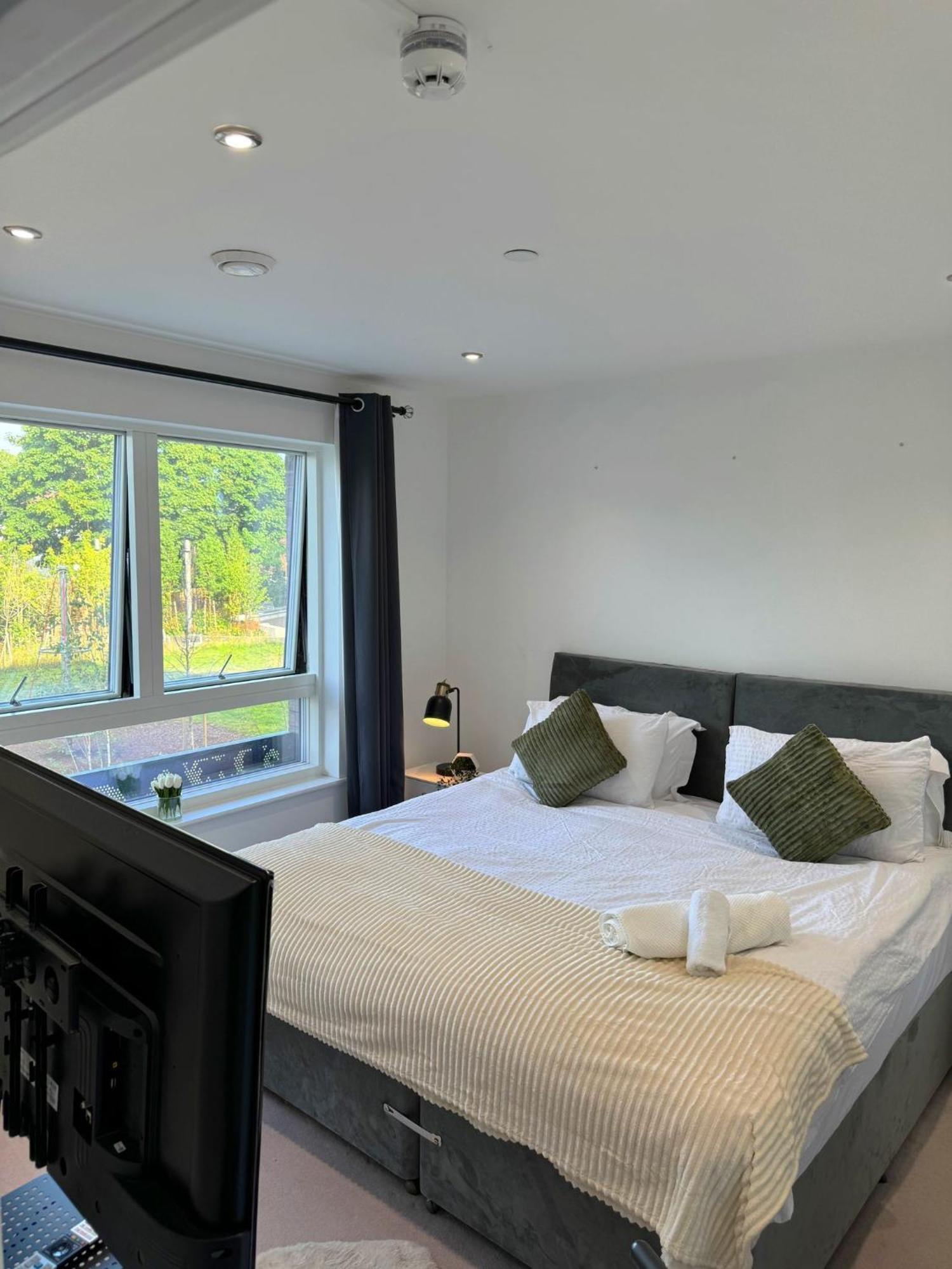 Kayz Lodge- Luxury Ensuite-Private & Shared Accommodation In A New House At The Olympic Village Overlooking Stratford Westfield And Tube Station 伦敦 外观 照片
