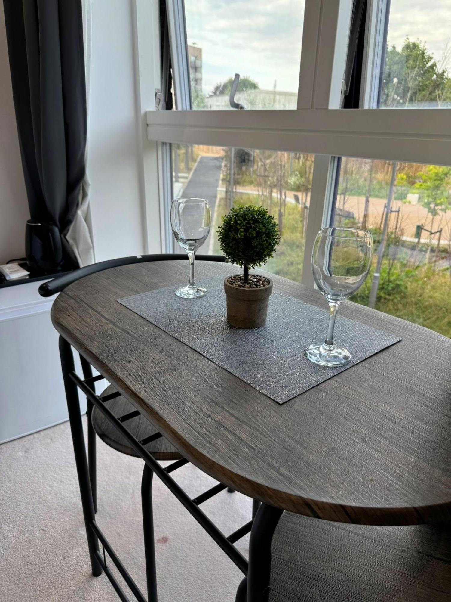 Kayz Lodge- Luxury Ensuite-Private & Shared Accommodation In A New House At The Olympic Village Overlooking Stratford Westfield And Tube Station 伦敦 外观 照片